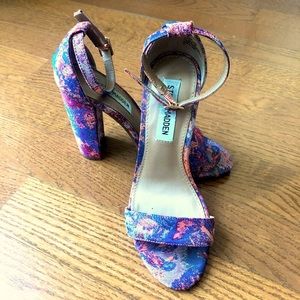 🌺2/$18 Steve Madden Carrson Sandal